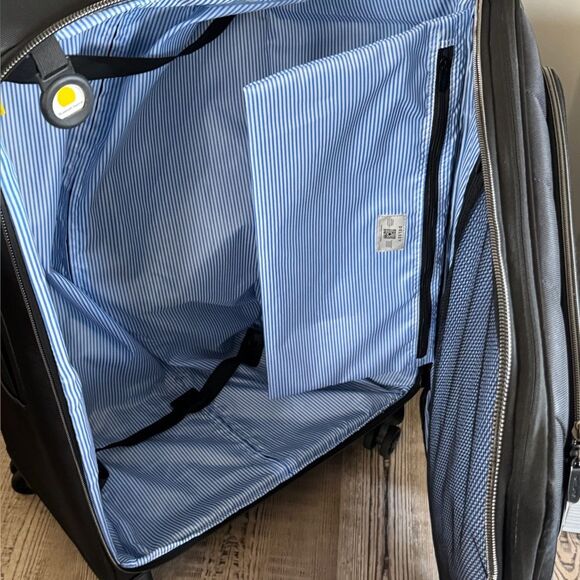 Delsey Paris Tour Air 31" Check-in Spinner luggage - Picture 16 of 16